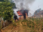सोलुखुम्बुमा डढेलो आतंकः  १० घर जले, दर्जनौँ पशुचौपाया हताहत