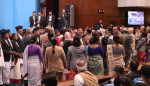 संसद्मा कांग्रेसको अवरोध, १५ मिनेटका लागि बैठक स्थगित 