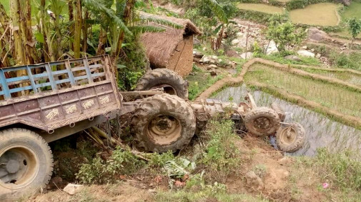 रुकुम पश्चिममा ट्याक्टर दुर्घटना, एकको मृत्यु, ५ घाइते