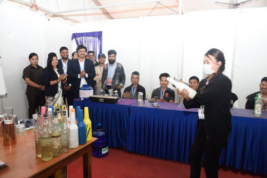 सुनिता डंगोलको आग्रह- सीप सिकेर स्वदेश मै काम गर्छु भन्ने सोच बनाउनुहोला