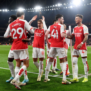 आर्सनल प्रिमियर लिगको शीर्ष स्थानमा