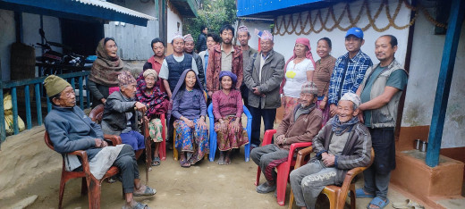 उपनिर्वाचनः इलाम २ मा मतदाता फकाउँदै उम्मेदवार