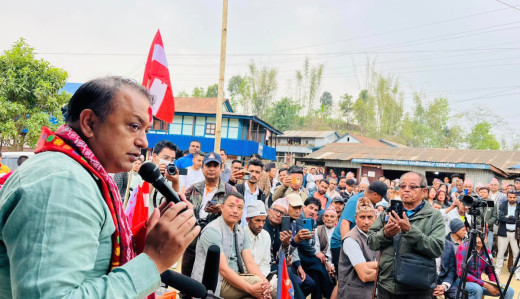 इलाम २ का मतदाताको घरदैलोमा गगन, भने- पहिचानको मुद्दालाई सम्हालेर लैजान सक्नुपर्छ