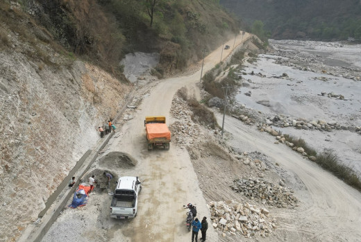 सुक्खा पहिरोले कालीगण्डकी करिडोरको पर्वत खण्ड अवरुद्ध