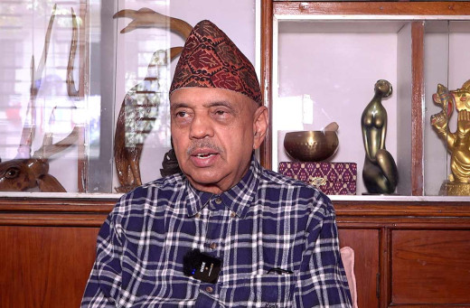 पूर्वसचिव भन्छन्— कर्मचारीले दलका लागि काम गर्दा सार्वजनिक प्रशासन बिग्रियो 