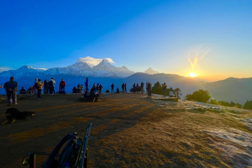 वसन्त ऋतुसँगै घोडेपानी र पुनहिलमा पर्यटकको लर्को