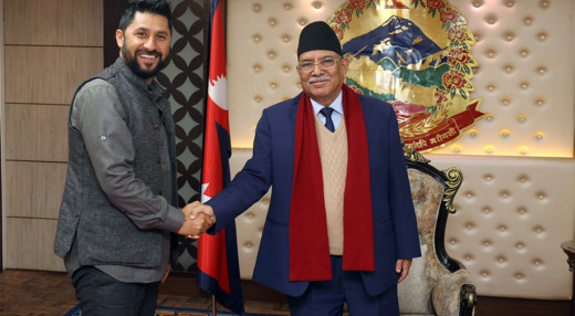 प्रधानमन्त्री प्रचण्डसँग रवि लामिछानेको भेट, के भयो कुराकानी?
