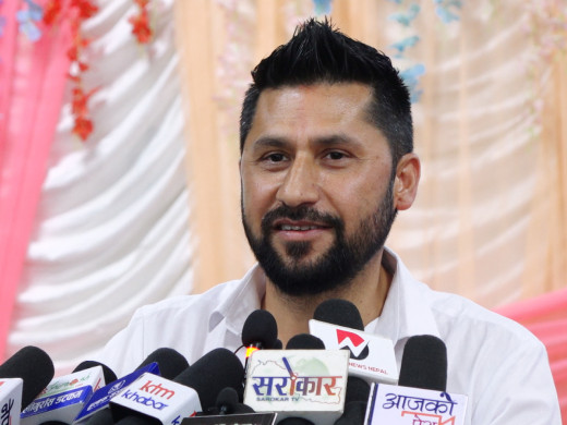 उदाउँदो रविको अस्ताउँदो छवि !