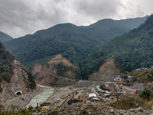 अरुण नदीले कटान गरेपछि तटीय क्षेत्रमा जोखिम