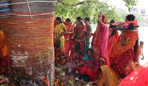 मिथिलाञ्चलमा बटसावित्री पर्व मनाइँदै