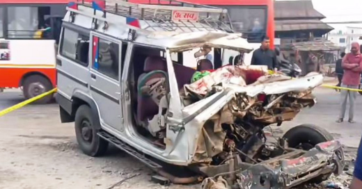 टिपरको ठक्करले जीपमा सवार तीनजनाको मृत्यु
