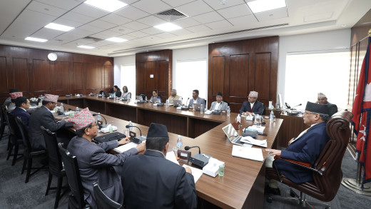 प्रधानमन्त्रीले मन्त्रीहरूलाई भने– खादामालामा भुल्ने समय छैन, राष्ट्र संकटमा छ, जनता निराश छन्