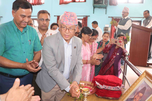 सरकार भ्रष्टाचारको जालो तोड्न लागिपरेको छ : मन्त्री गुरुङ