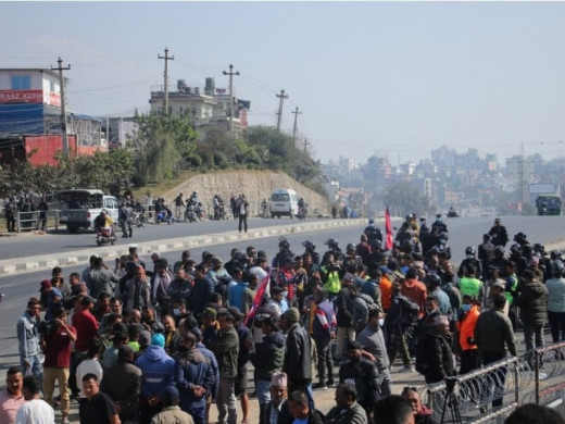 फेरी बल्खु पुगे युवा संघ र अनेरास्ववियुका कार्यकर्ता, प्रहरी र प्रदर्शनकारीबीच भयो धकेलाधकेल