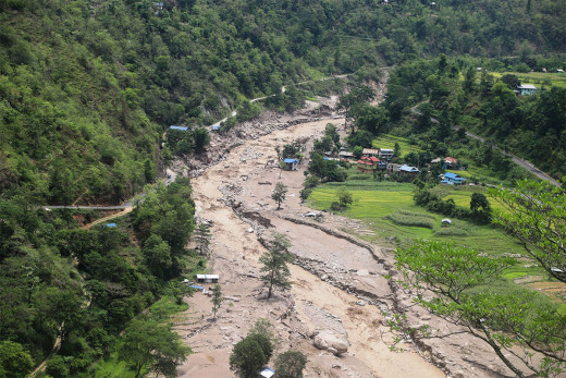 हेंवा खोलाले बहाव बदल्दा तटीय क्षेत्रमा जोखिम
