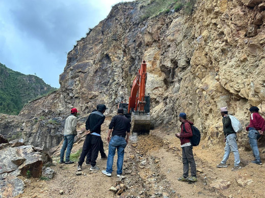 हुम्लामा अवरुद्ध बाटो खुलाउन पहल