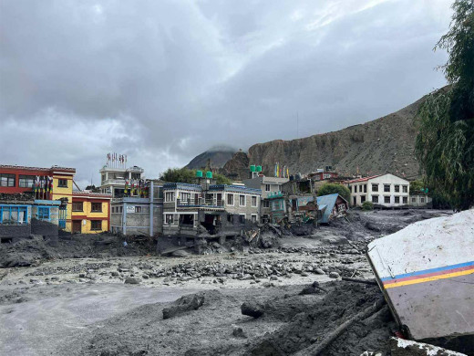 कागबेनीको बाढीमा एक अर्ब बराबरको क्षति, आफन्तको शरणमा स्थानीय