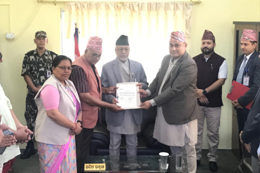 सुदूरपश्चिमको मुख्यमन्त्रीमा कांग्रेसका कमलबहादुर शाहद्वारा दाबी पेस