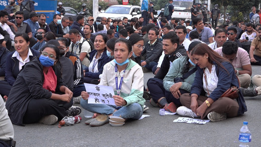 आन्दोलनरत स्थानीय तहका कर्मचारीलाई सरकारले वार्तामा बोलायो