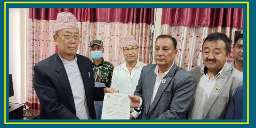 कोशी प्रदेशका नवनियुक्त मुख्यमन्त्री थापाले शपथ लिँदै