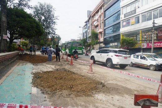 कुपण्डोलको भासिएको सडक मर्मतपछि सवारीसाधन सञ्चालन
