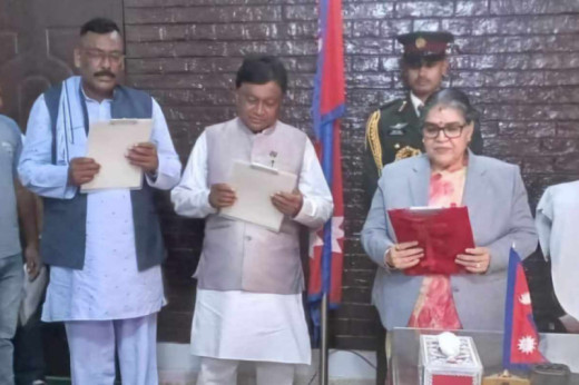 मधेस सरकारबाट माओवादी र एकीकृत समाजवादी बाहिरिँदै