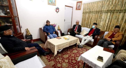 एकीकृत समाजवादीलाई फकाउँदै सत्ता गठबन्धन, सहकार्यको प्रस्ताव लिएर प्रचण्ड र ओली पुगे नेपाल निवास