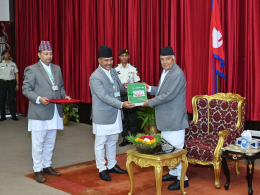 राष्ट्रपति पौडेलसमक्ष महालेखापरीक्षकको ६१औँ वार्षिक प्रतिवदेन पेस