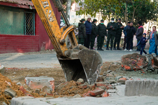 विष्णुमति करिडोर मिचेर निर्माण गरिएका संरचना भत्काइयो