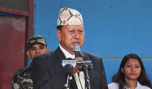 सुर्तीजन्य पदार्थको करमा चलखेल, स्वास्थ्य बीमा अलपत्र : मन्त्री बस्नेत