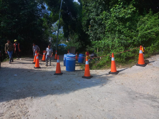 नागढुंगा सुरुङमार्ग नजिकै जमिन भासियो