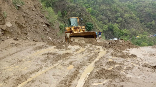 मध्यपहाडी लोकमार्ग एकतर्फी सञ्चालनमा