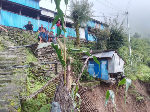 पहिरोमा परी चारजना घाइते