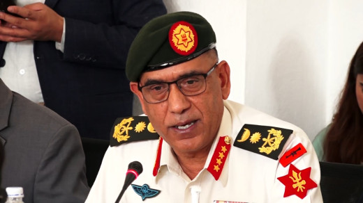 बेलायत भ्रमणमा जाँदै प्रधानसेनापति शर्मा