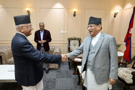 प्रधानमन्त्रीले राष्ट्रिय दलका नेताहरूसँग छलफल गर्दै, माधव नेपाल बैठकमा जान नपाउने