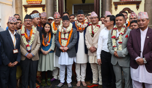 प्रधानमन्त्री प्रचण्डले गरे पशुपतिनाथको दर्शन