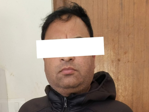 ६० किलो सुन तस्करी प्रकरणमा पक्राउ परेका बेल्जियन नागरिकलाई नागरिकता दिलाएको आरोपमा अधिकृत पक्राउ