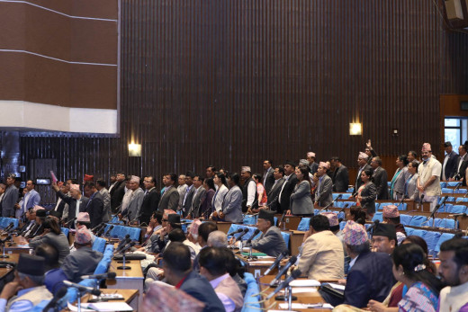 सांसदको विरोधपछि प्रतिनिधि सभा बैठक स्थगित