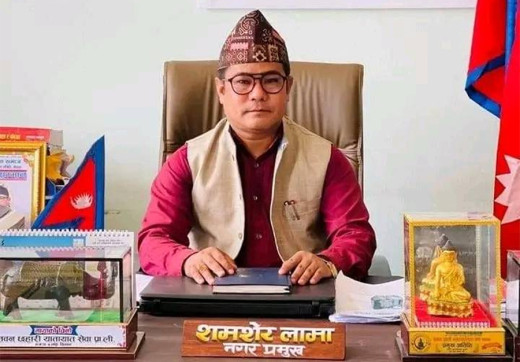 चितवनको राप्ती नगरपालिकाका मेयरले चलाएको गाडीमा आक्रमण