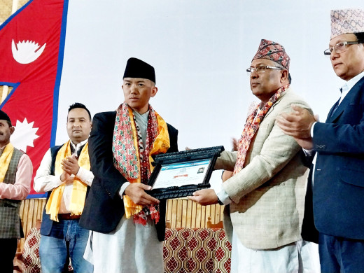 मतदातालाई सुहाङको बाचा– तपाईंहरुको शिर झुक्ने काम गर्नेछैन 