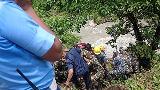 मर्स्याङ्दी अपडेट: मेडिकल टिमसहित सेनाको हेलिकप्टर दुर्घटनास्थलतर्फ
