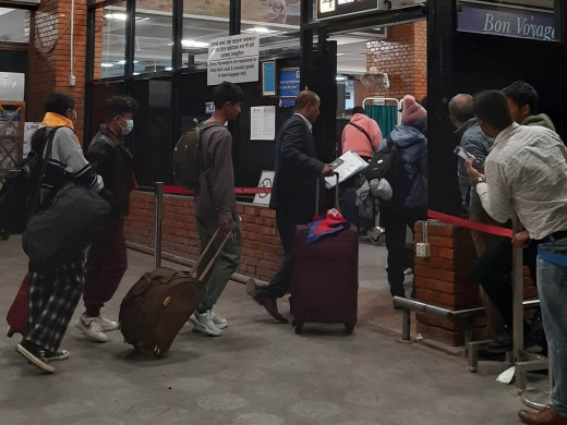 विमानस्थलमा यात्रु जाँच पनि सशस्त्रबाट हुनुपर्ने माग