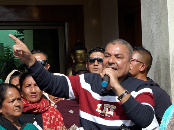 दुर्गा प्रसाईँको आरोप—नेताहरूले मारवाडी र व्यापारीसँग पार्टनरसिप गरे, भुइँमान्छेलाई हेरेनन्