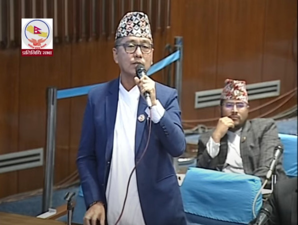 सौर्यको जहाज दुर्घटनाको छानबिन समितिका सदस्यमाथि प्रश्न