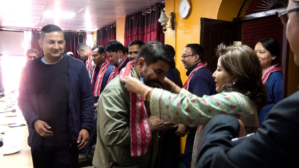 बाँदर नियन्त्रण तालिम लिन नेपाली टोली भारत गयाे