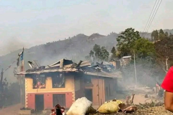 काभ्रेको रोशी गाउँपालिकामा आगलागी, १५ घर नष्ट
