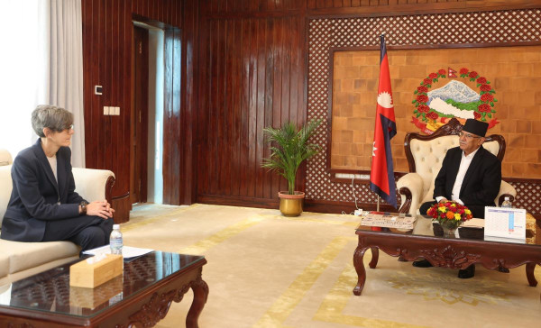 प्रधानमन्त्री प्रचण्डसँग स्वीट्जरल्याण्डका राजदूतको शिष्टाचार भेट