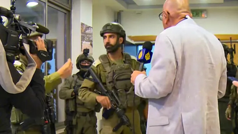 अल जजिरा टेलिभिजनको कार्यालयमा इजरायली सेनाको छापा