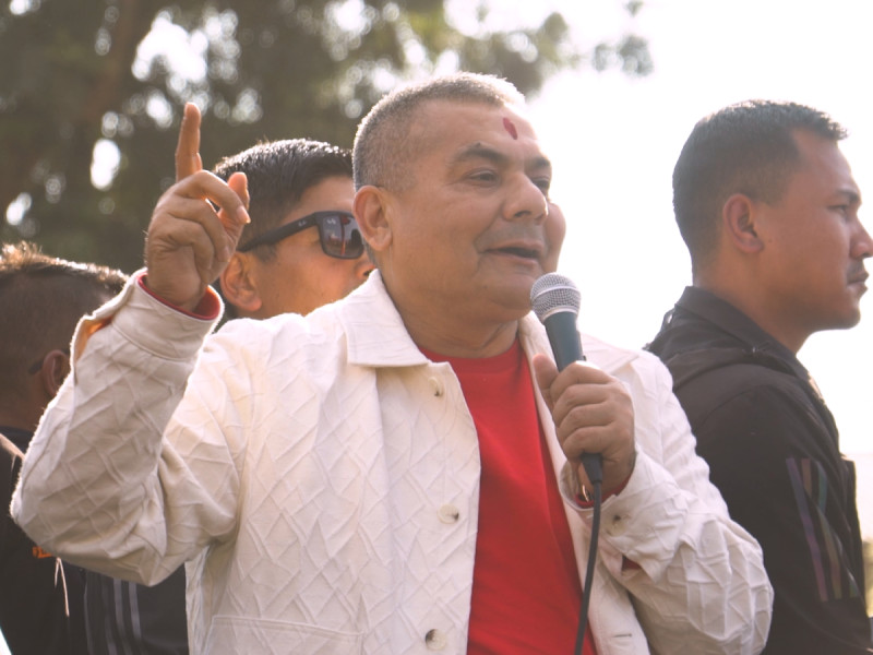 दुर्गा प्रसाईंसहित तीन जनाविरुद्ध अदालतबाट पक्राउ पुर्जी जारी