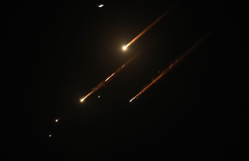 मध्यपूर्व थप तनावग्रस्त: इजरायलमा इरानले हान्यो ब्यालेस्टिक मिसाइल, नेतन्याहू भन्छन्– ठूलो मूल्य चुकाउनुपर्छ